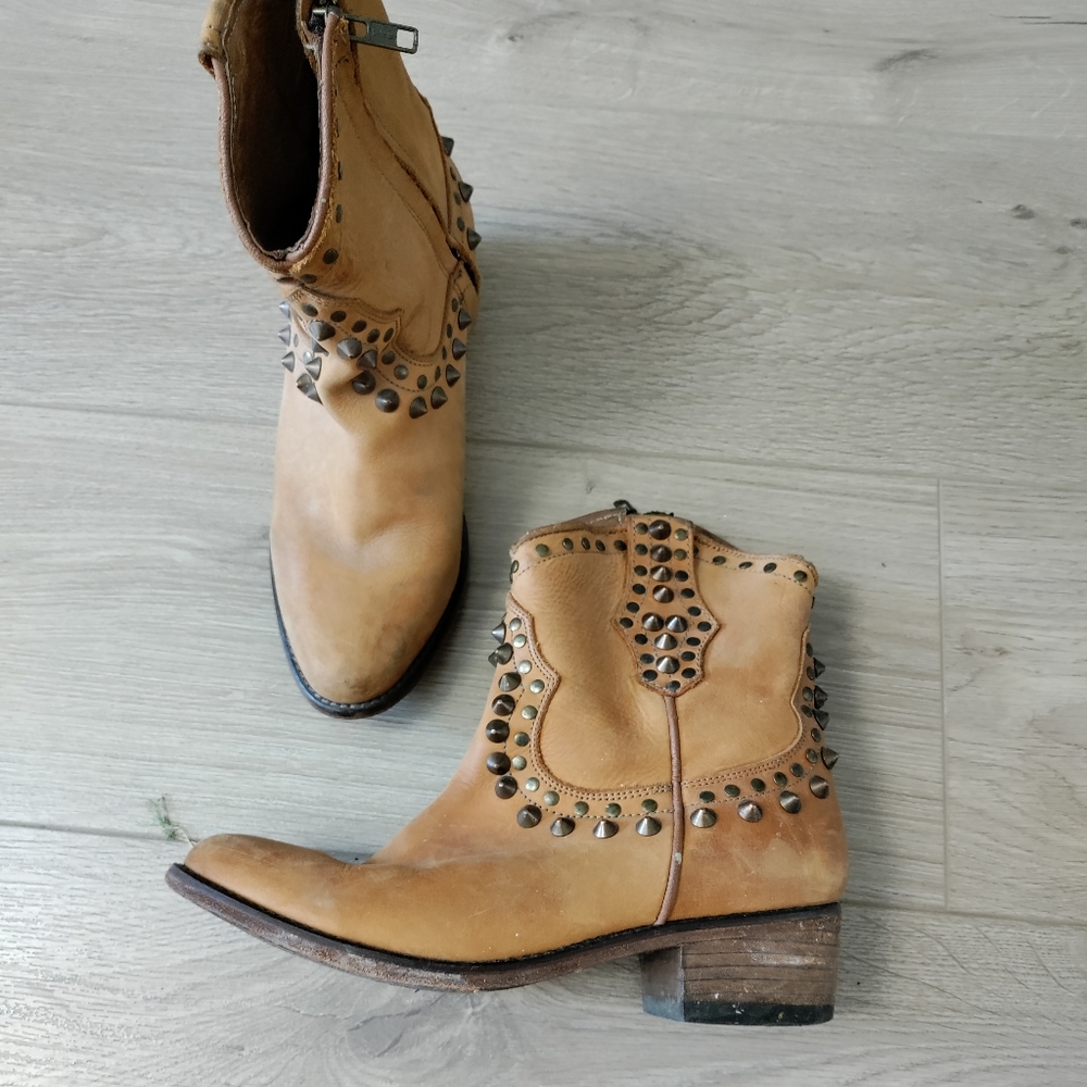 Steve Madden Studded Boots US 7